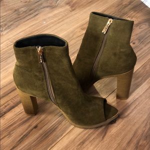 brand new olive heels!